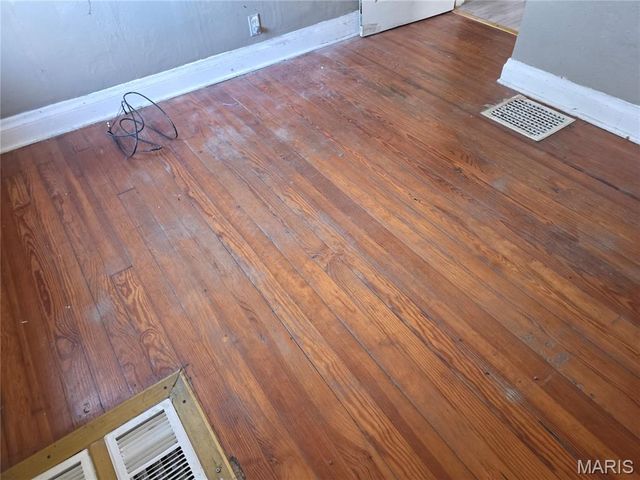 8015 Allen Avenue, St Louis, MO 63114