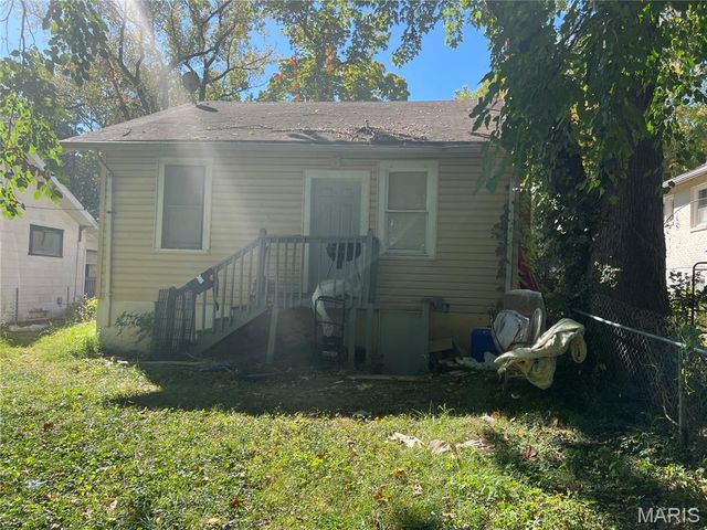 8015 Allen Avenue, St Louis, MO 63114