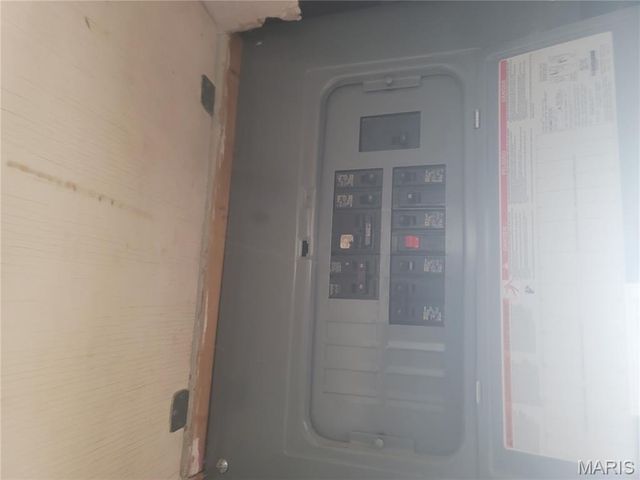 8015 Allen Avenue, St Louis, MO 63114