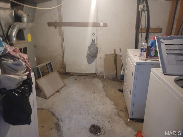 8015 Allen Avenue, St Louis, MO 63114