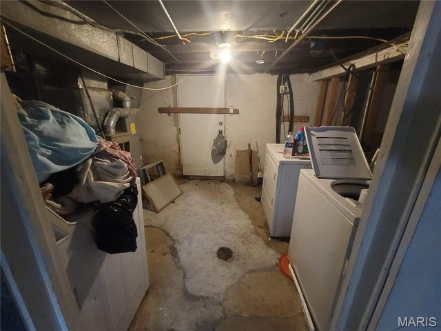 8015 Allen Avenue, St Louis, MO 63114