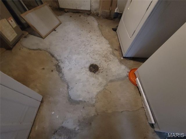 8015 Allen Avenue, St Louis, MO 63114