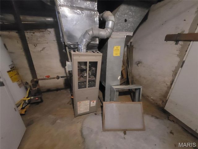 8015 Allen Avenue, St Louis, MO 63114