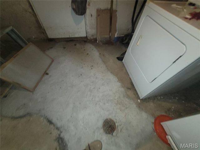 8015 Allen Avenue, St Louis, MO 63114