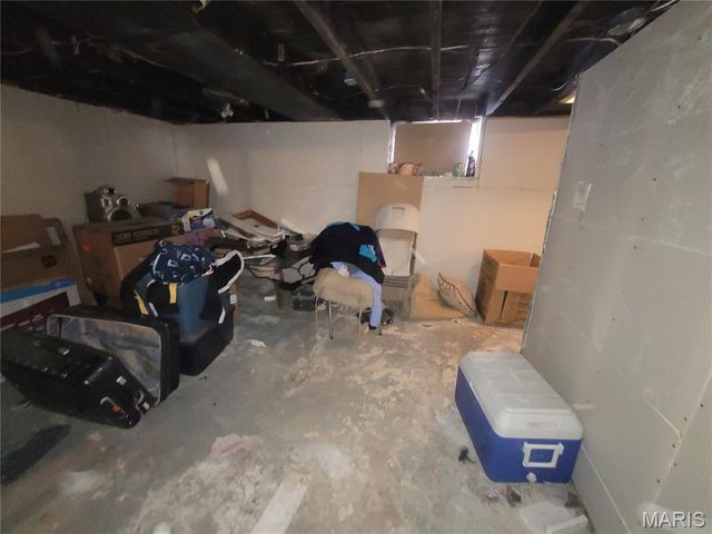 8015 Allen Avenue, St Louis, MO 63114