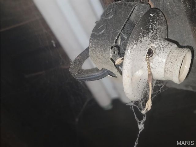 8015 Allen Avenue, St Louis, MO 63114