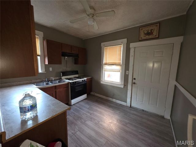 8015 Allen Avenue, St Louis, MO 63114