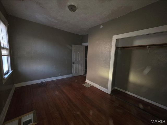 8015 Allen Avenue, St Louis, MO 63114