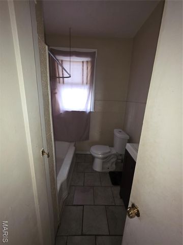 8015 Allen Avenue, St Louis, MO 63114