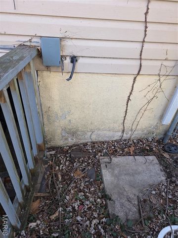 8015 Allen Avenue, St Louis, MO 63114