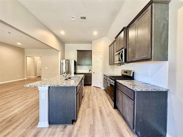 10901 SW 19th Street, Yukon, OK 73099