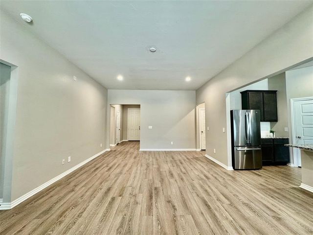 10901 SW 19th Street, Yukon, OK 73099