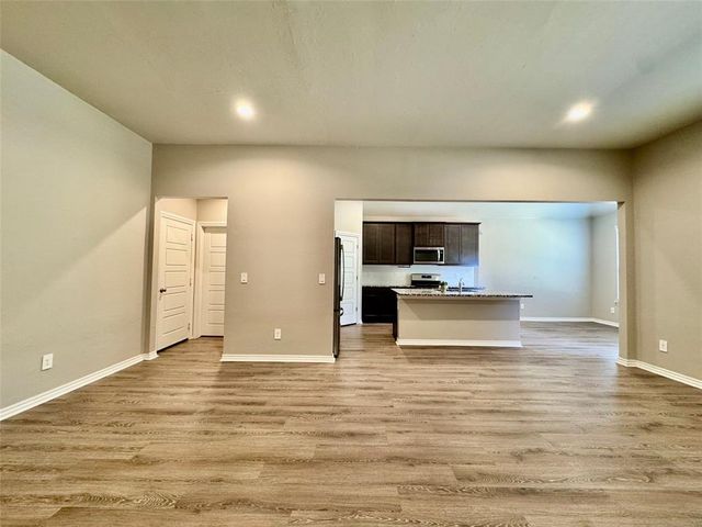 10901 SW 19th Street, Yukon, OK 73099