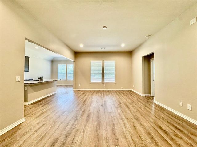 10901 SW 19th Street, Yukon, OK 73099