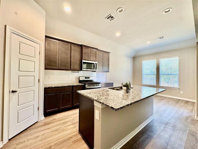 10901 SW 19th Street, Yukon, OK 73099