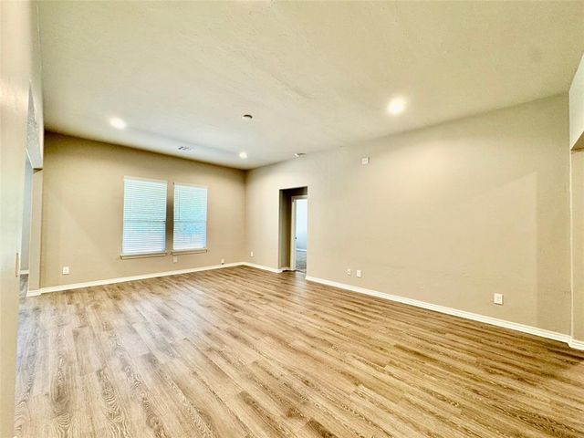 10901 SW 19th Street, Yukon, OK 73099