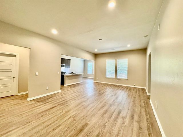 10901 SW 19th Street, Yukon, OK 73099