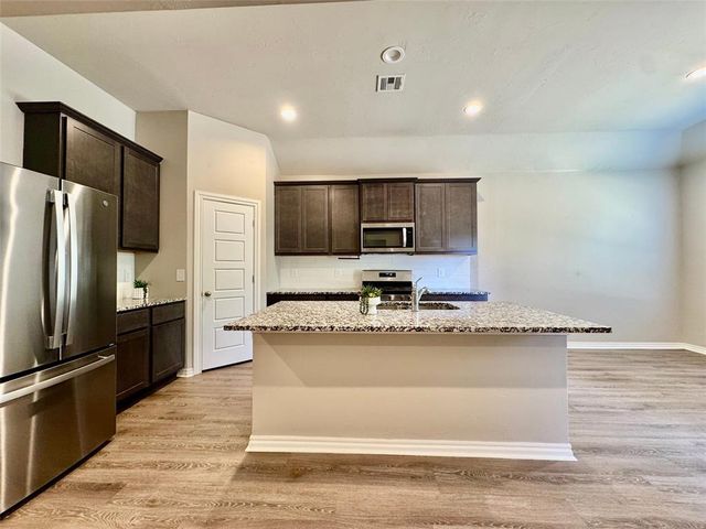 10901 SW 19th Street, Yukon, OK 73099