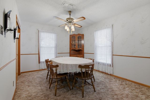 329 N Ash Avenue, Azle, TX 76020