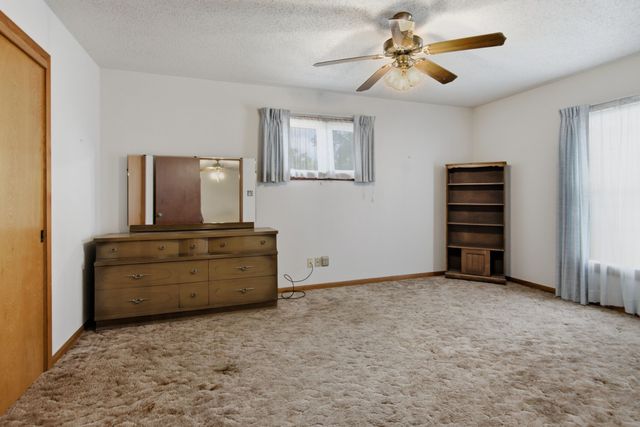 329 N Ash Avenue, Azle, TX 76020