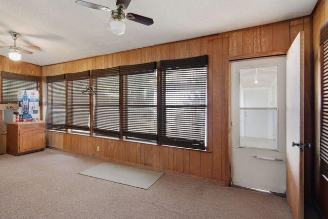 329 N Ash Avenue, Azle, TX 76020