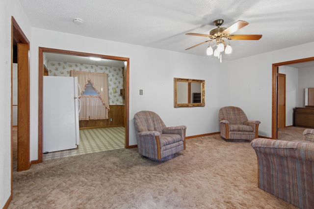 329 N Ash Avenue, Azle, TX 76020