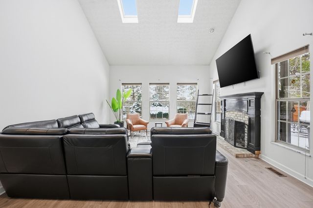 339 Aylesbury Drive S, Westerville, OH 43082