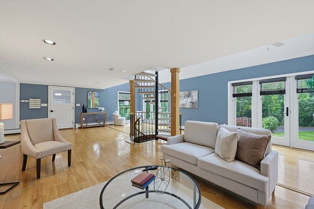 36 Stewart St, West Newbury, MA 01985