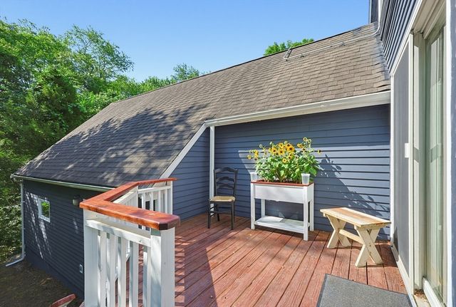 36 Stewart St, West Newbury, MA 01985