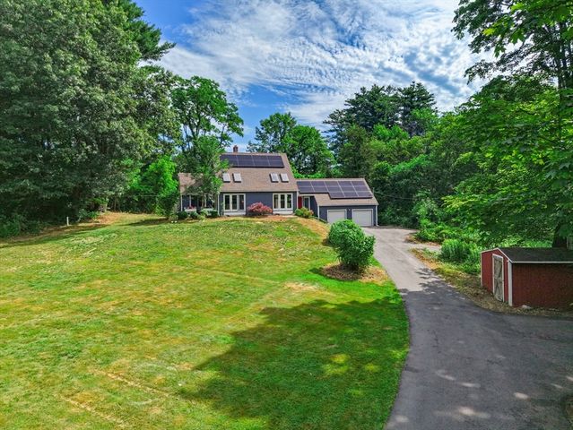 36 Stewart St, West Newbury, MA 01985