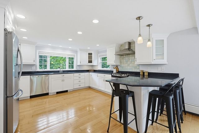 36 Stewart St, West Newbury, MA 01985