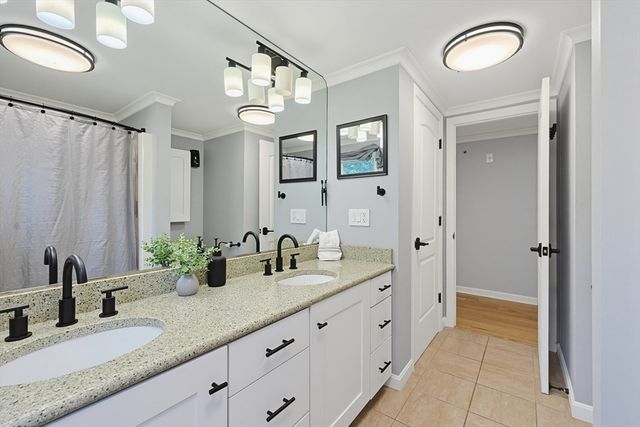 36 Stewart St, West Newbury, MA 01985