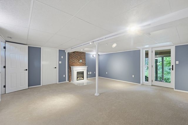 36 Stewart St, West Newbury, MA 01985