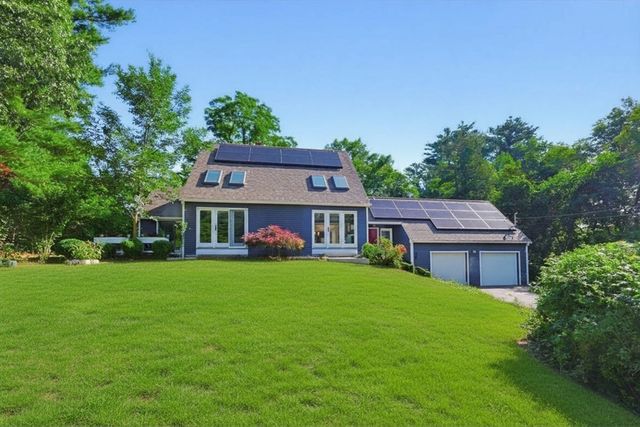 36 Stewart St, West Newbury, MA 01985