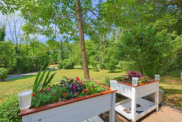 36 Stewart St, West Newbury, MA 01985