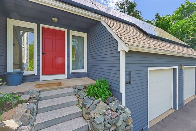 36 Stewart St, West Newbury, MA 01985