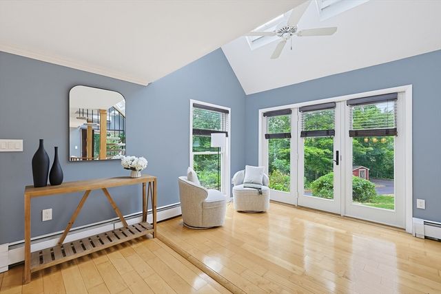 36 Stewart St, West Newbury, MA 01985