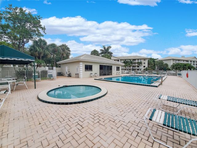 6121 Balboa Circle 306, Boca Raton, FL 33433
