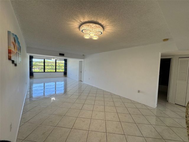 6121 Balboa Circle 306, Boca Raton, FL 33433