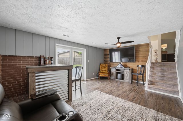 203 Kerr Drive, Lapel, IN 46051