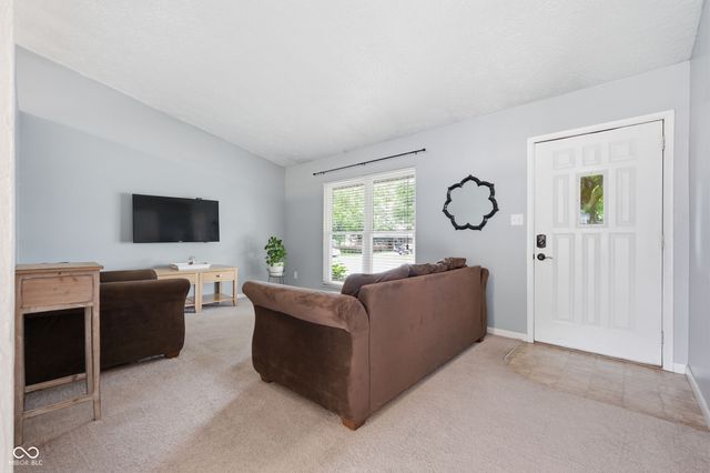 203 Kerr Drive, Lapel, IN 46051