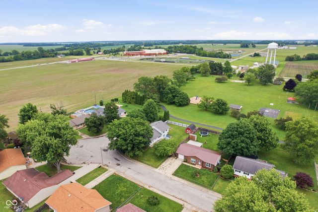 203 Kerr Drive, Lapel, IN 46051