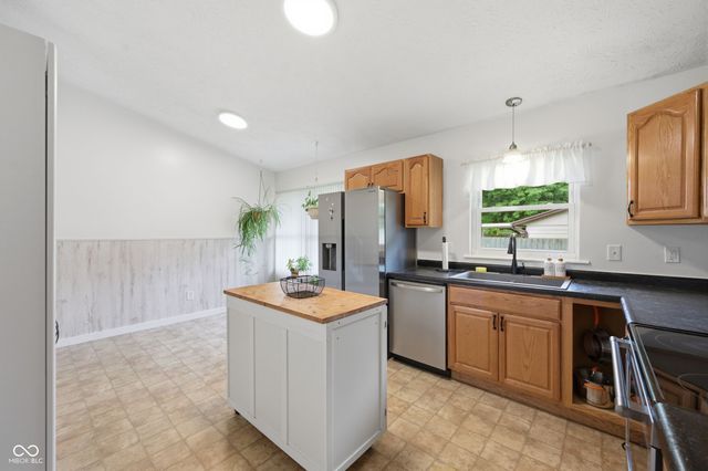 203 Kerr Drive, Lapel, IN 46051