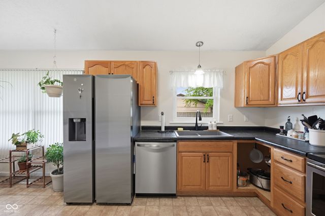 203 Kerr Drive, Lapel, IN 46051