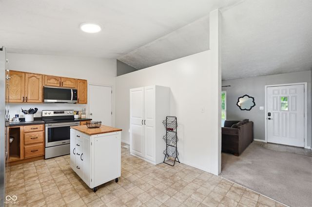 203 Kerr Drive, Lapel, IN 46051