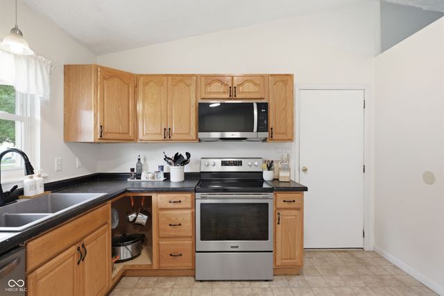 203 Kerr Drive, Lapel, IN 46051