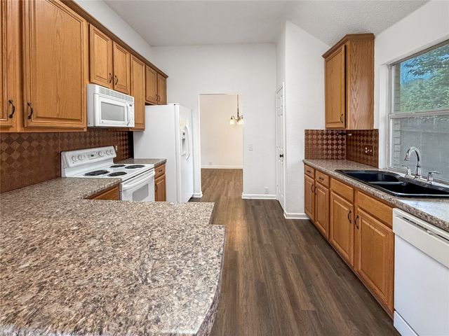 2516 Fairway View Drive, Burleson, TX 76028