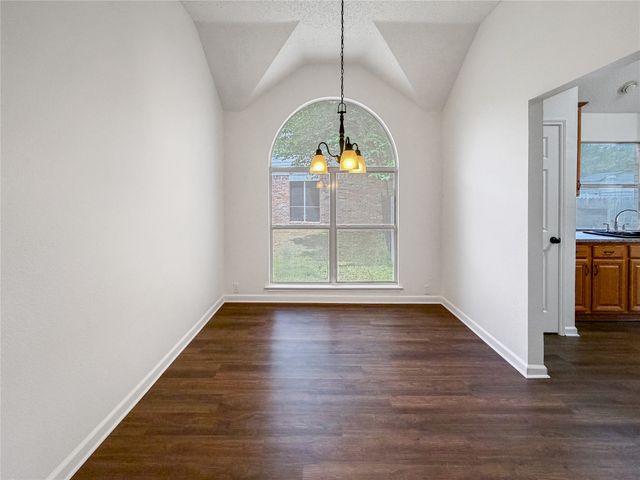 2516 Fairway View Drive, Burleson, TX 76028