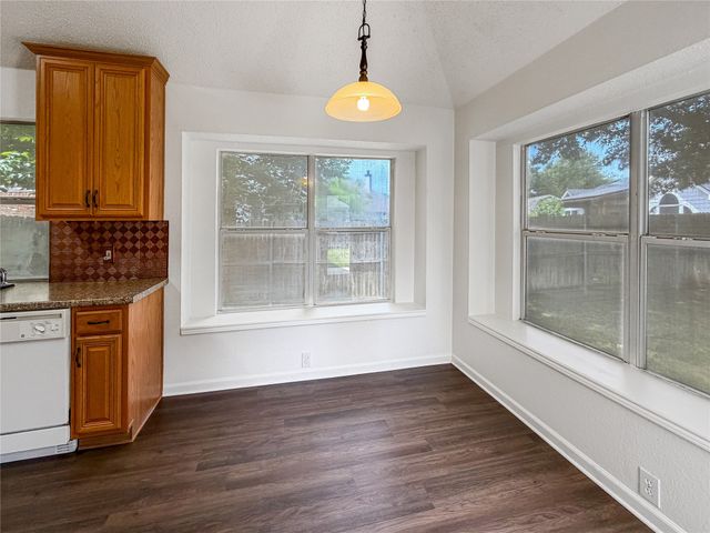 2516 Fairway View Drive, Burleson, TX 76028