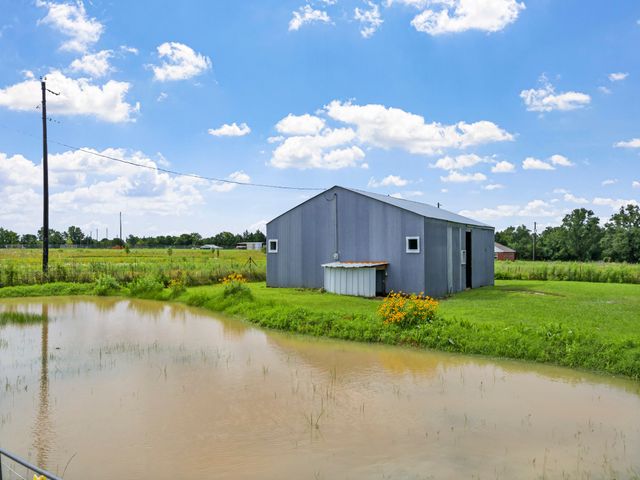 764 County Road 147, Gainesville, TX 76240